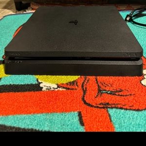 PlayStation 4 Slim 1TB